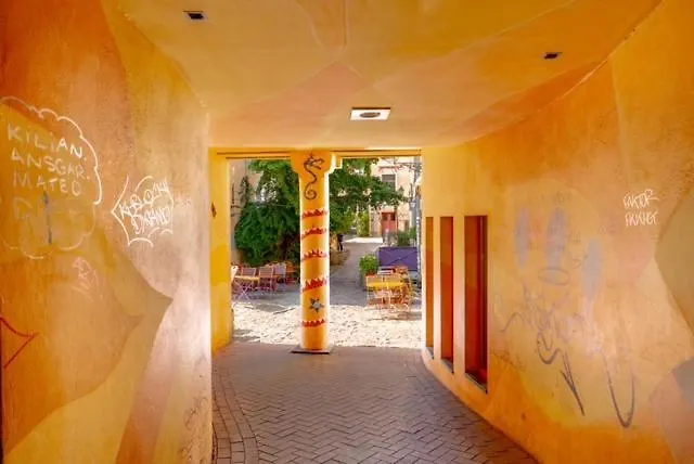 Wohlfuehloase In Der Neustadt *